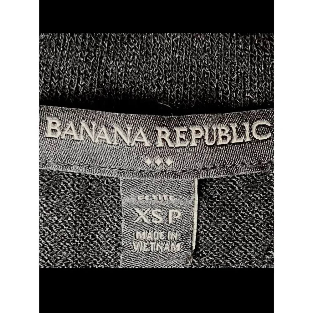 Banana Republic Button Accent Mock Neck Sweater in Dark Black Women’s XSP